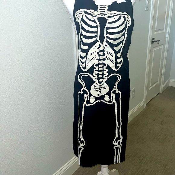 Skeleton Apron - Picture 4 of 6